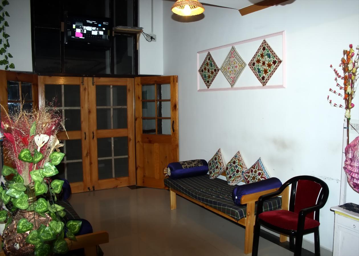 Royal Star Inn Srīnagar Exterior foto